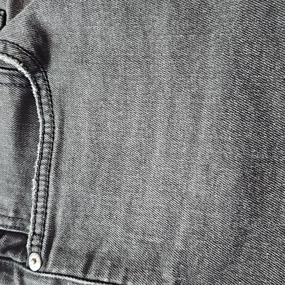 John Varvatos men's cut off denim shorts size 32. Bowery fit. Great condition. - Picture 8 of 10